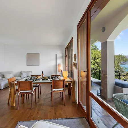 Elegant Panorama View With Pool - Happy